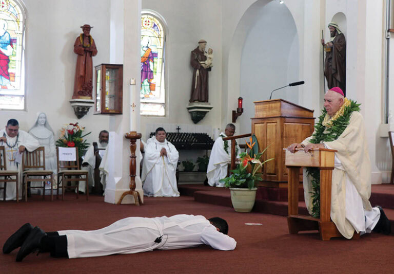 East Hawaii community celebrates Akau’s ordination